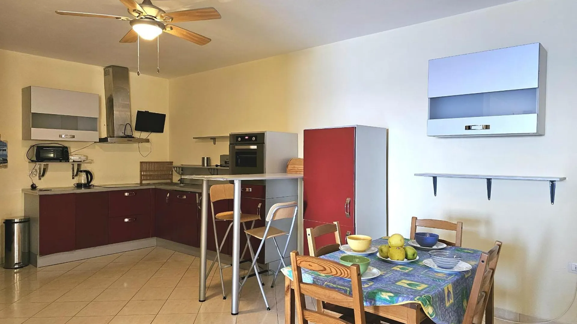 Janosh Front Line Apartment In Saranda Albania
