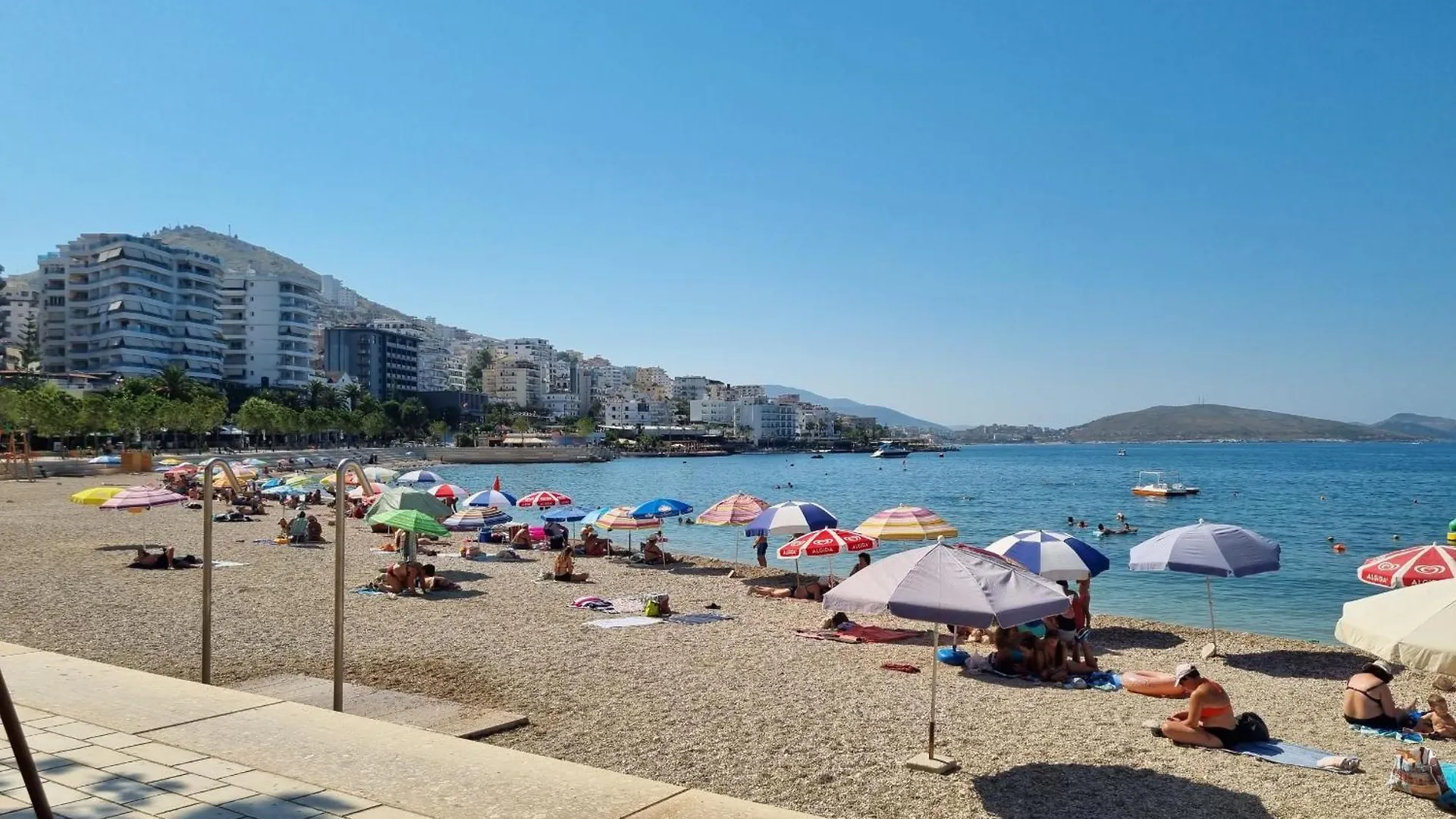 Janosh Front Line Apartment In Saranda